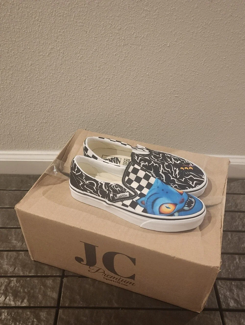 Kid's K-Pop Demon Hunters x Vans Slip-on 'Black'